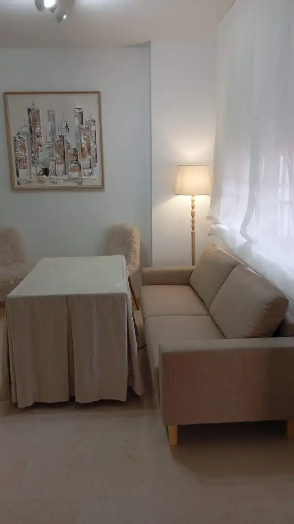 Habitación de Apartamento de alquiler en Écija con Aire acondicionado, Amueblado y Lavadora