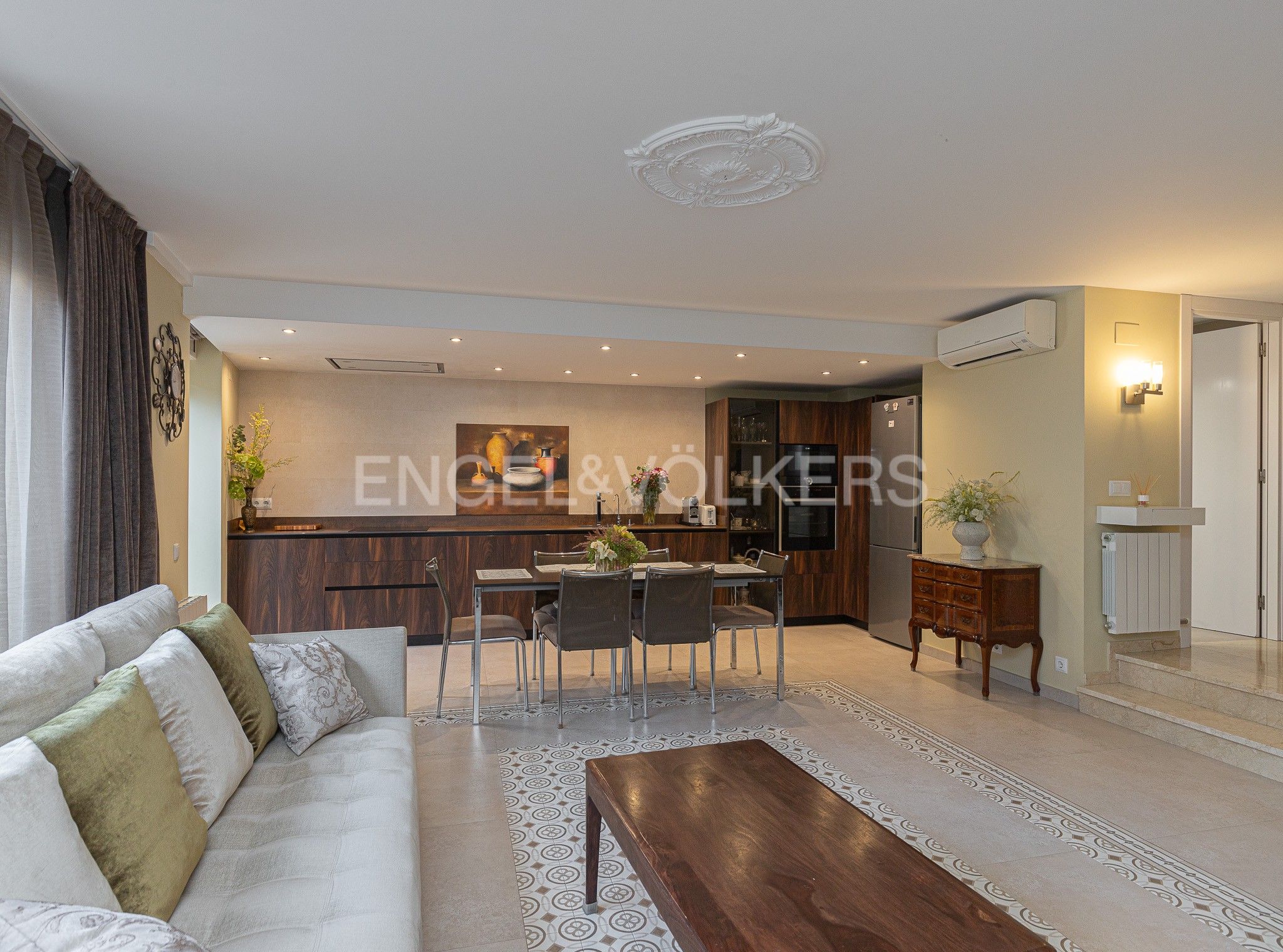 Living room of Apartment for sale in  Barcelona Capital  with Air Conditioner, Heating and Balcony