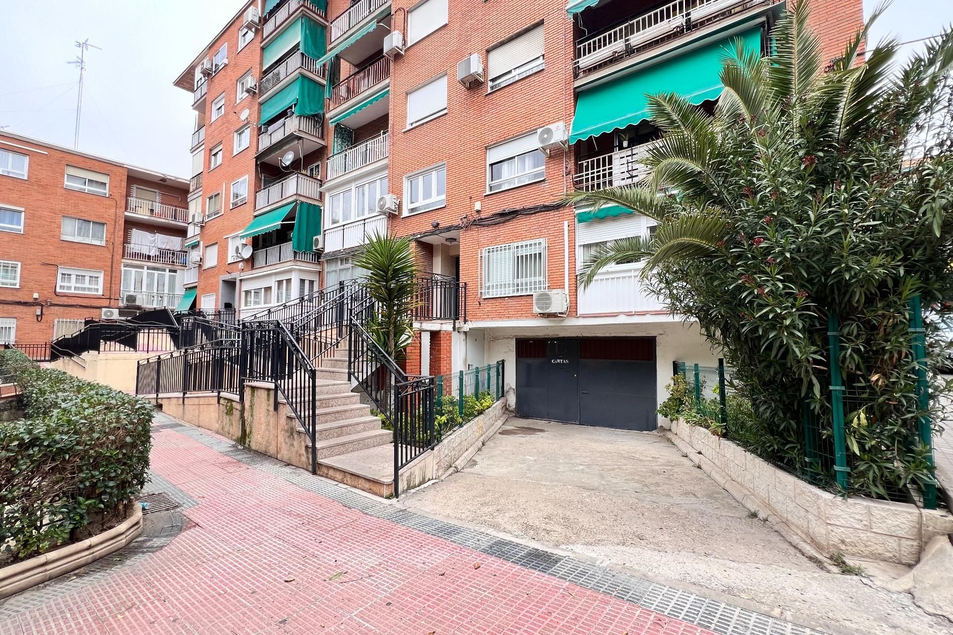 Exterior view of Garage for sale in Móstoles