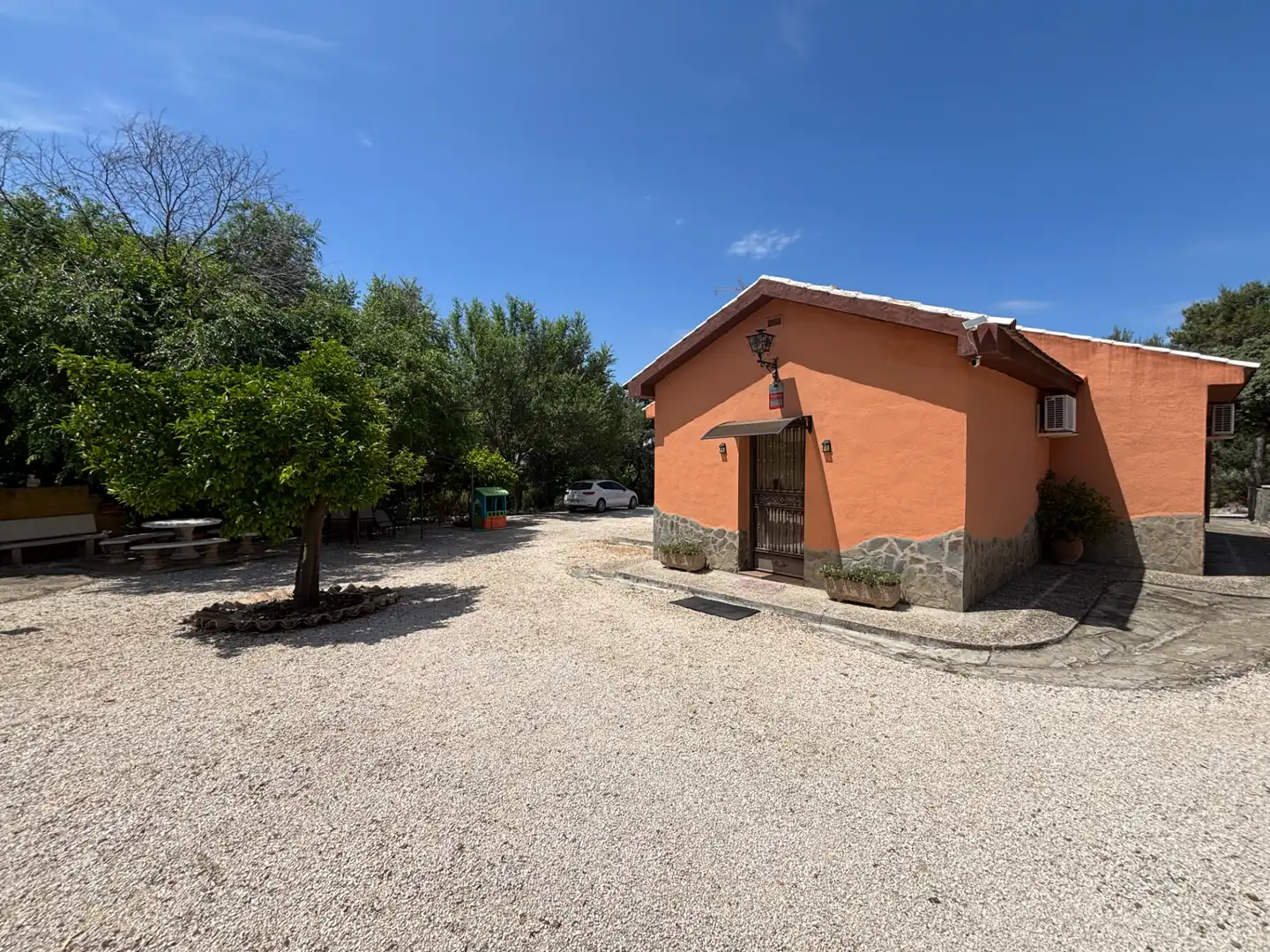 Vista exterior de Finca rústica en venda en Andújar amb Aire condicionat, Jardí privat i Piscina