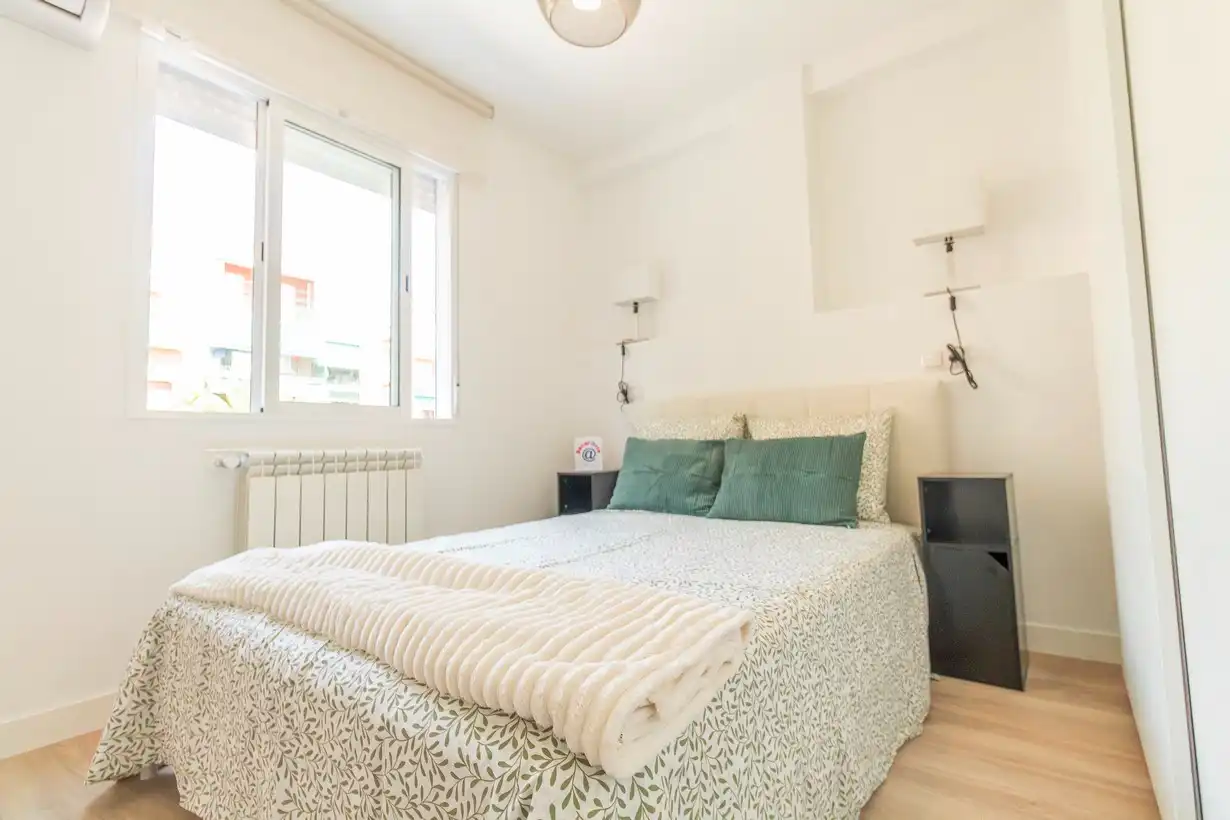 Schlafzimmer von Wohnung zum Verkauf in Madrid mit Klimaanlage, Heizung und Terrasse