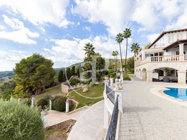 Casa con piscina en venta en Ponent