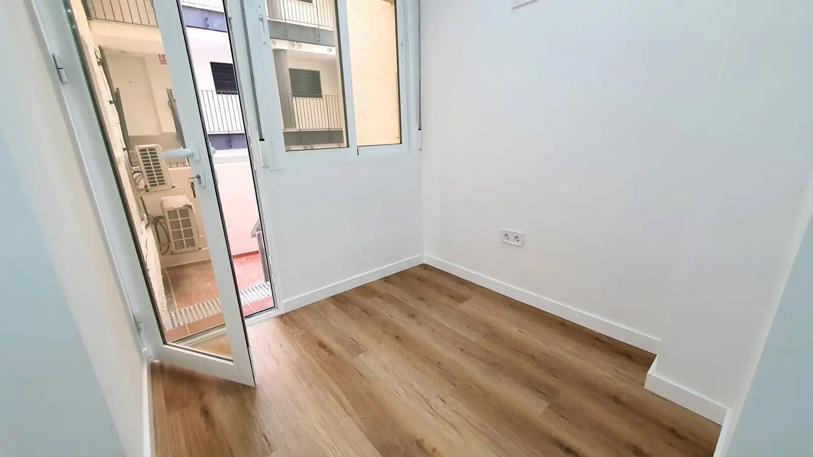 Habitación de Piso en venta en Fuengirola con Aire acondicionado, Parquet y Terraza