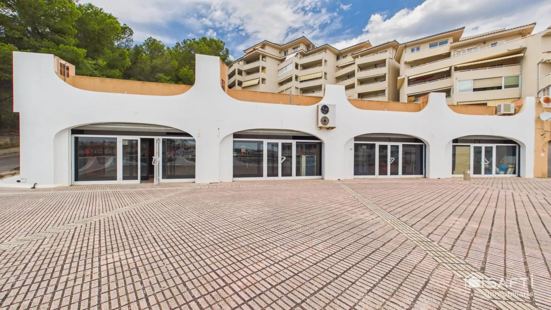 Vista exterior de Local en venta en Calvià con Aire acondicionado