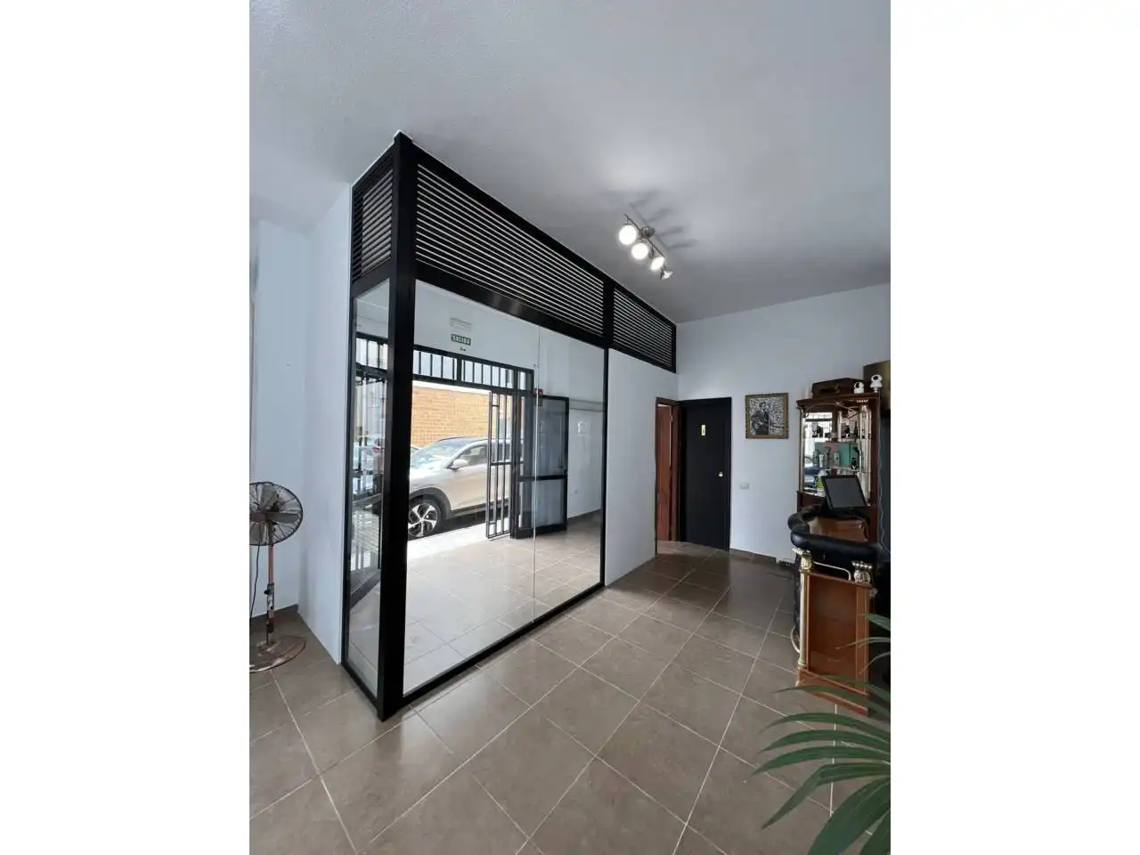 Local comercial en traspaso en Avenida Fernando Salazar González, imagen 4