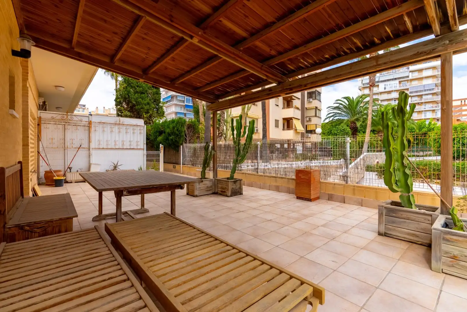 Terraza de Planta baja en venta en El Campello con Aire acondicionado, Calefacción y Jardín privado