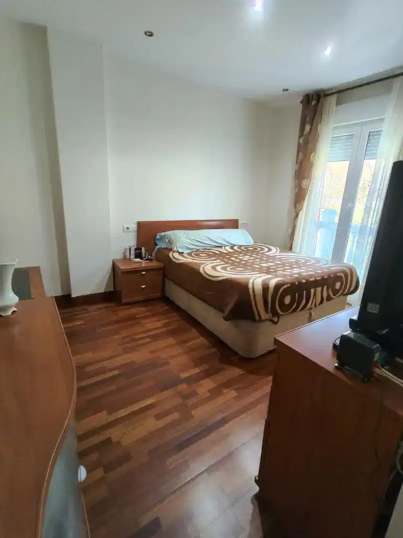 Habitación de Casa o chalet en venta en Castro-Urdiales con Balcón