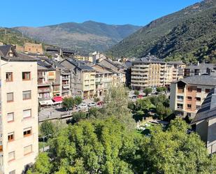 Vista exterior de Dúplex en venda en Sort amb Aire condicionat