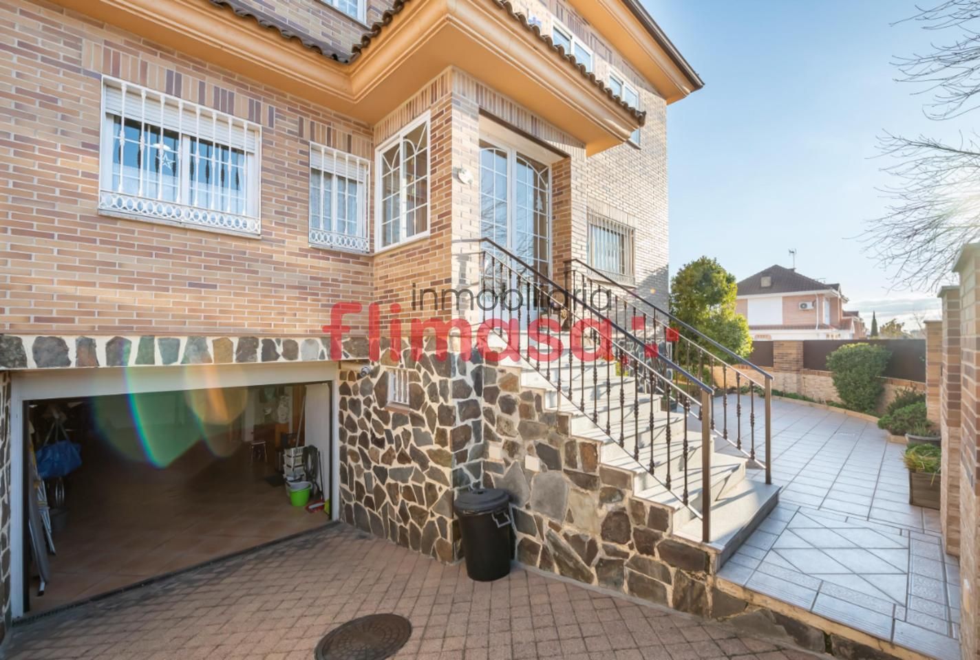 Exterior view of Single-family semi-detached for sale in Villaviciosa de Odón  with Heating, Private garden and Terrace