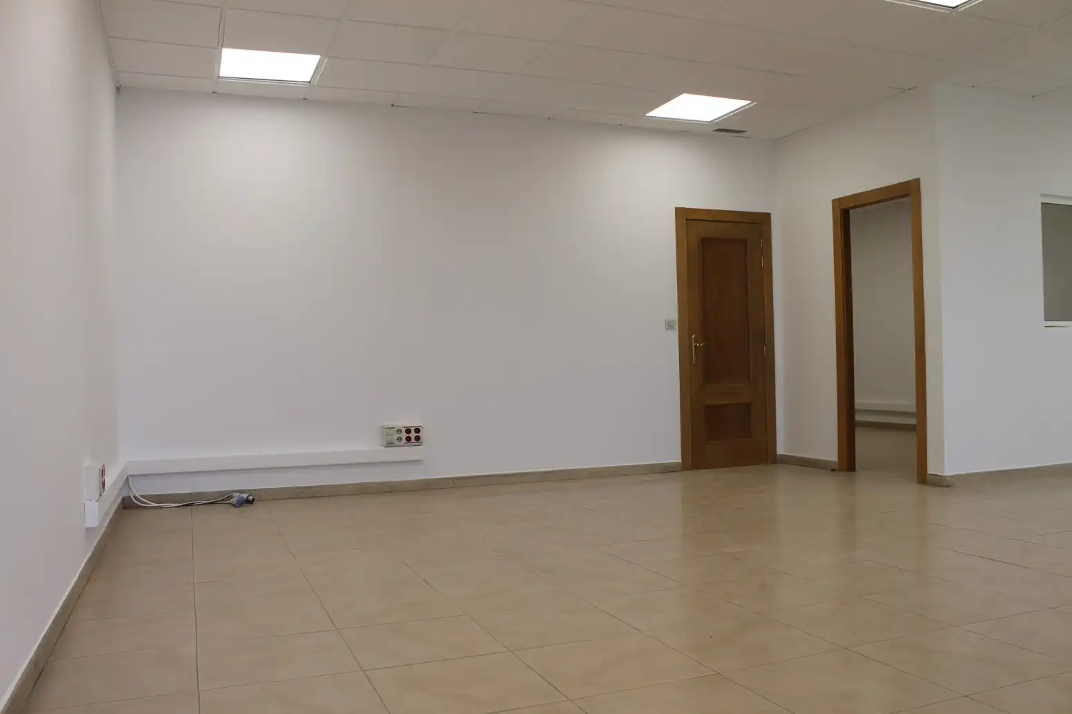 Nau industrial de lloguer en Viana