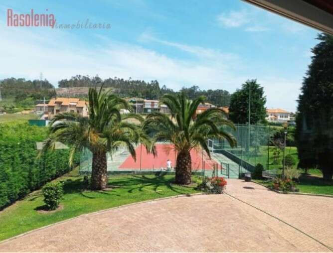 Vista exterior de Casa o xalet en venda en Arteixo amb Calefacció, Jardí privat i Traster