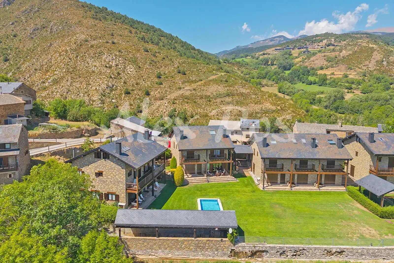 Casa amb piscina en venda a N/A, imagen 3