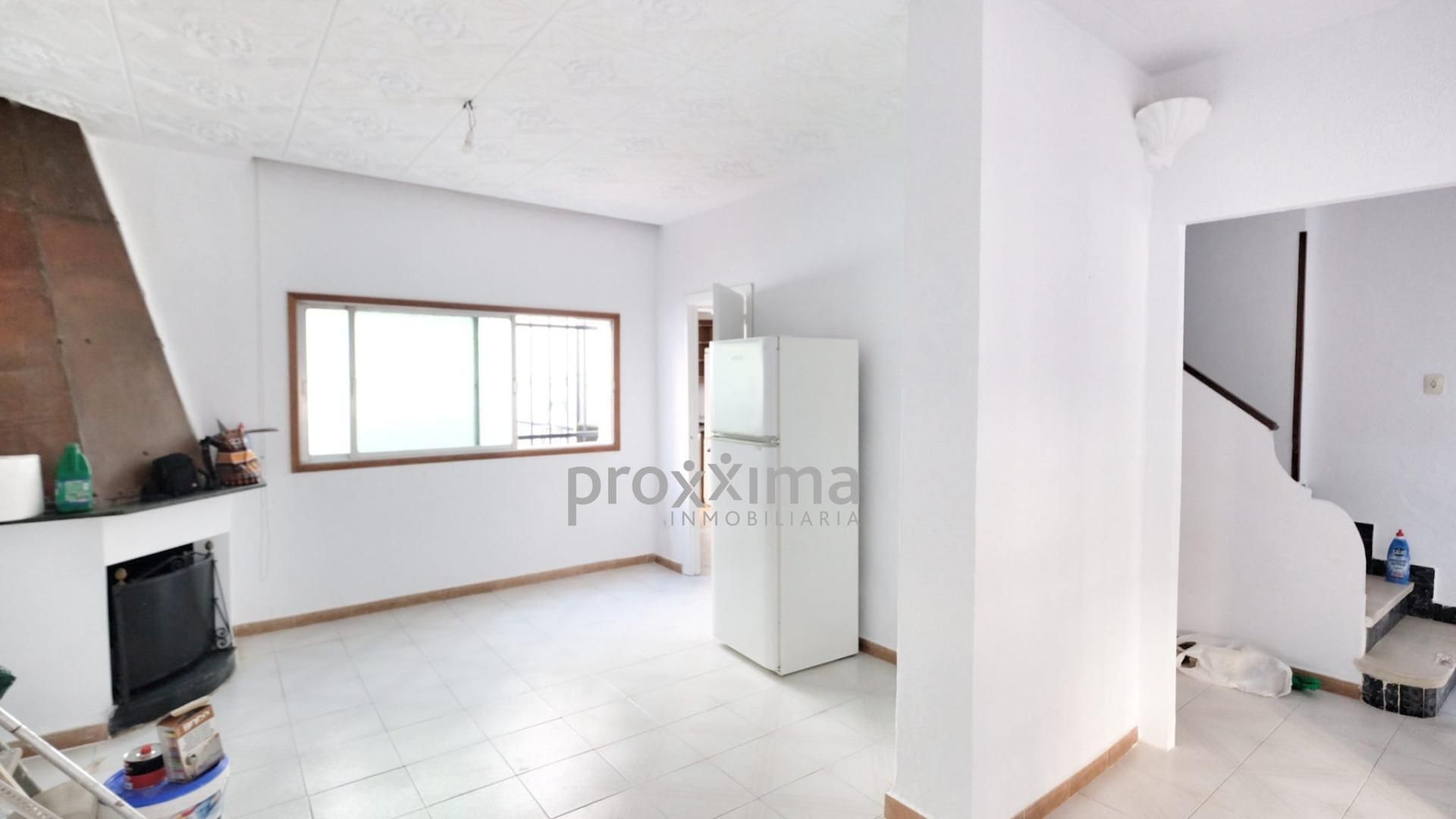 House or chalet for sale in  Sevilla Capital  with Air Conditioner, Terrace and Storage room