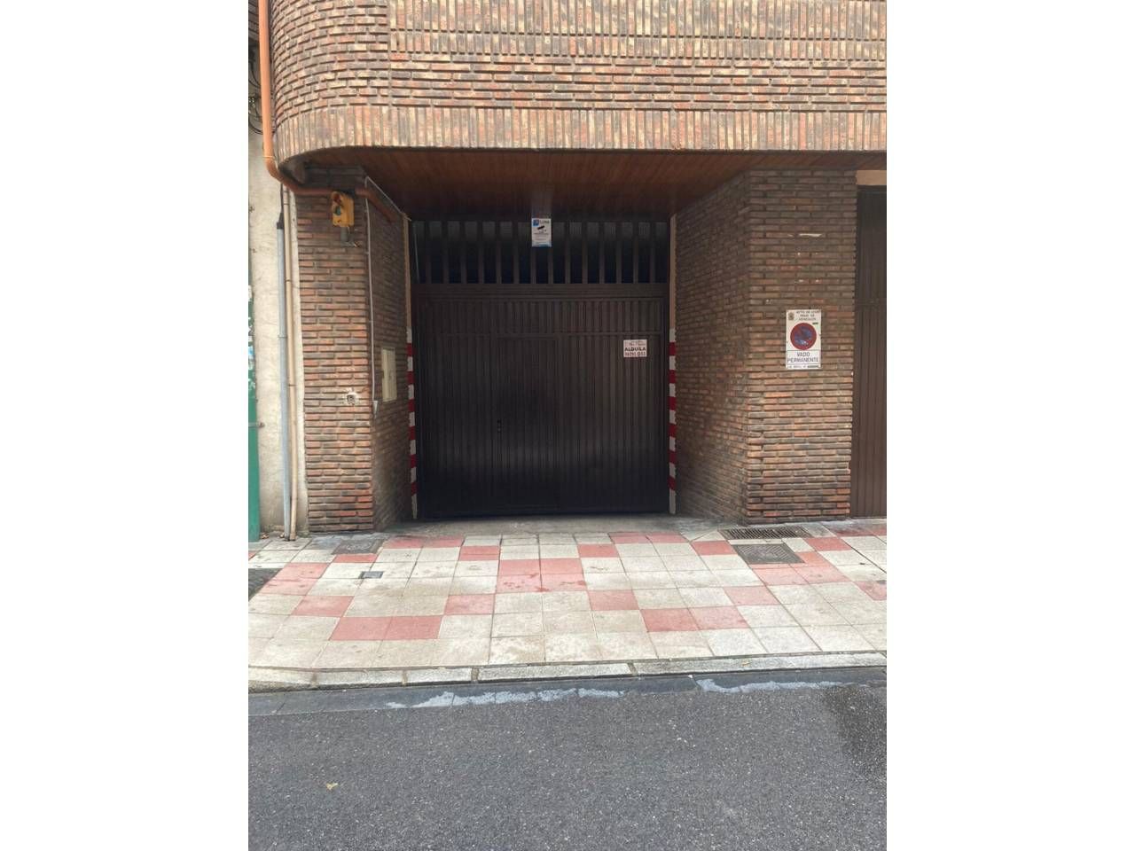 Parking of Garage to rent in León Capital 