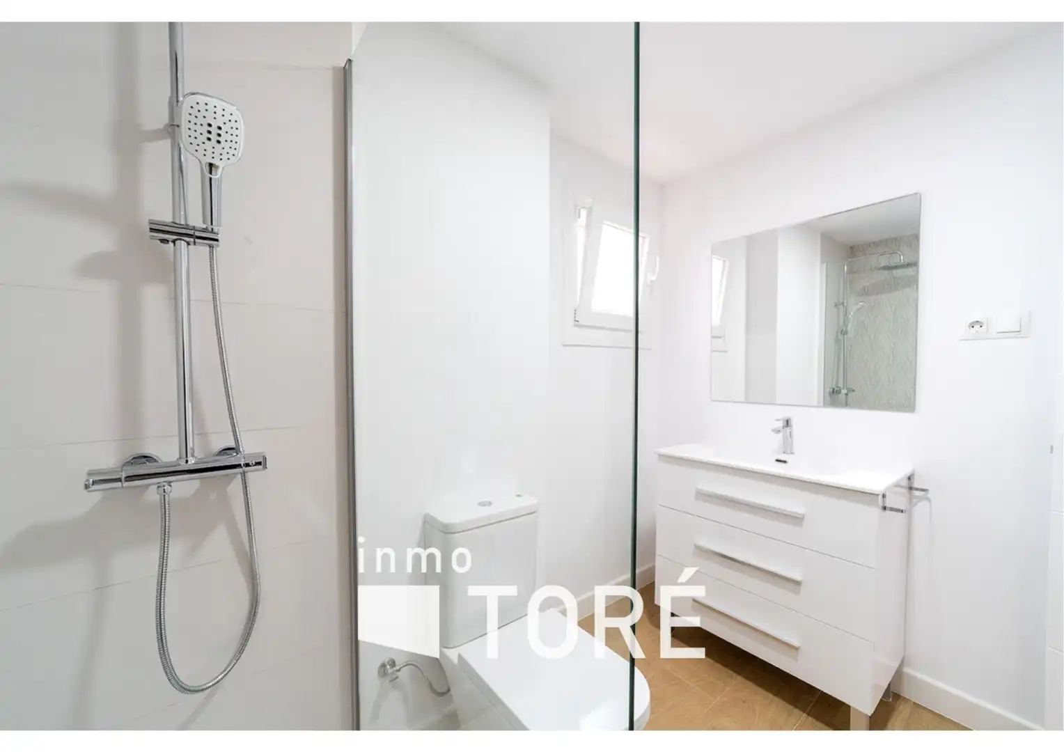 Bathroom of Flat for sale in Málaga  with Terrace