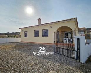 Vista exterior de Casa o xalet en venda en Cantoria amb Aire condicionat i Terrassa