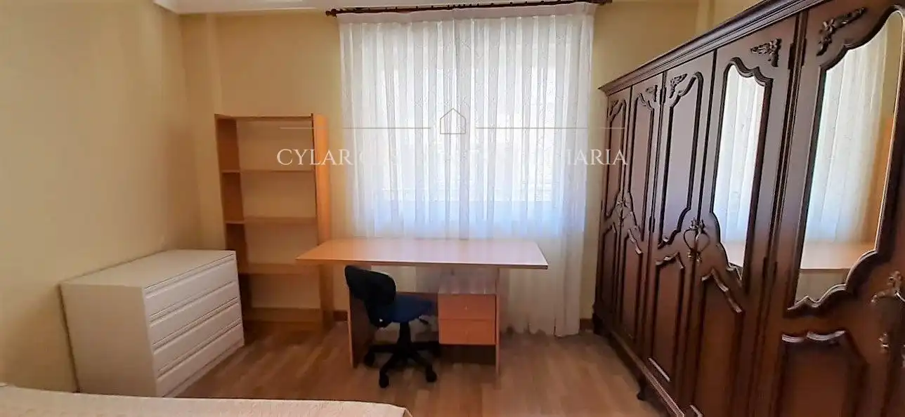 Flat for rent in Asturias, Carmelitas