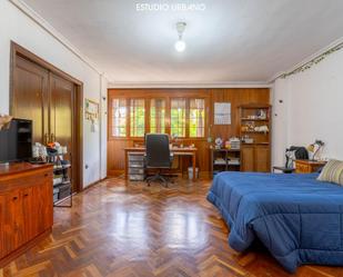 Bedroom of Flat to share in Salamanca Capital  with Heating, Parquet flooring and Furnished