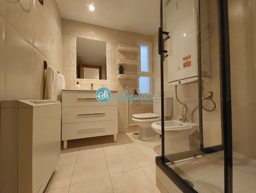 Baño de Piso en venta en Segovia con Aire acondicionado y Calefacción