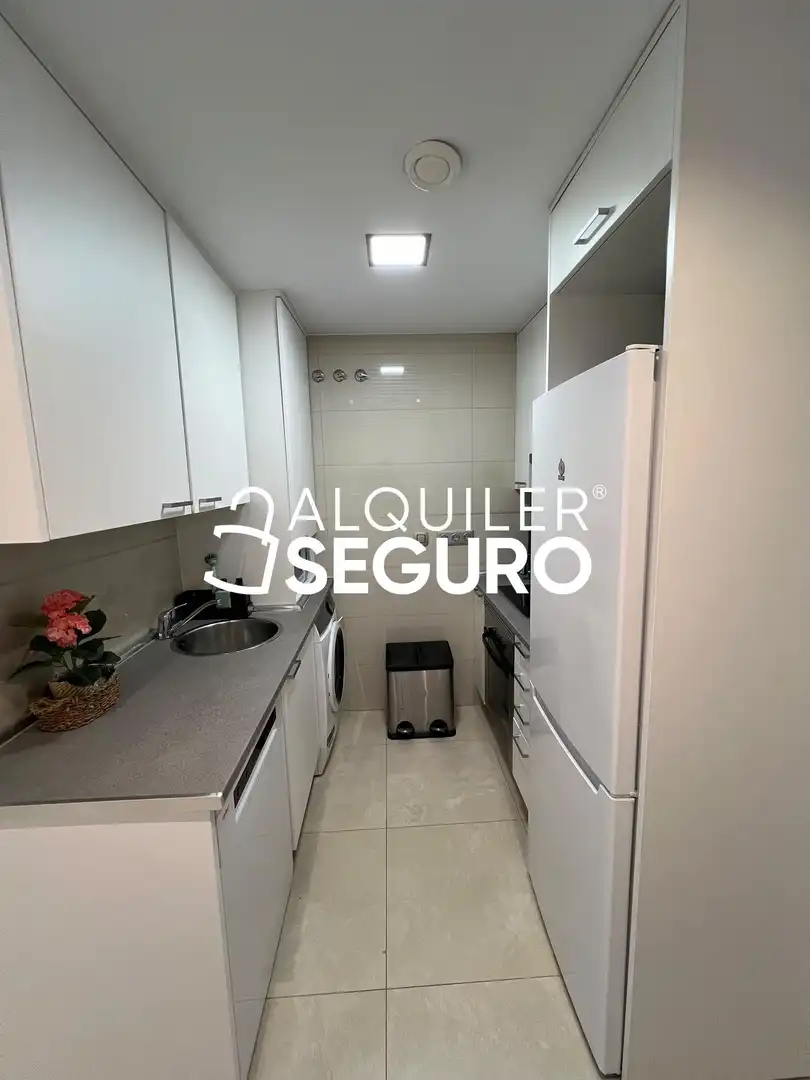 Cuina de Àtic de lloguer en San Sebastián de los Reyes amb Aire condicionat, Calefacció i Terrassa