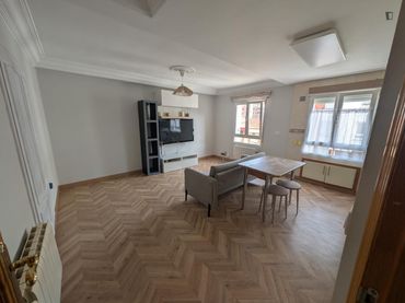 Appartement compact avec ascenseur à louer à Centro