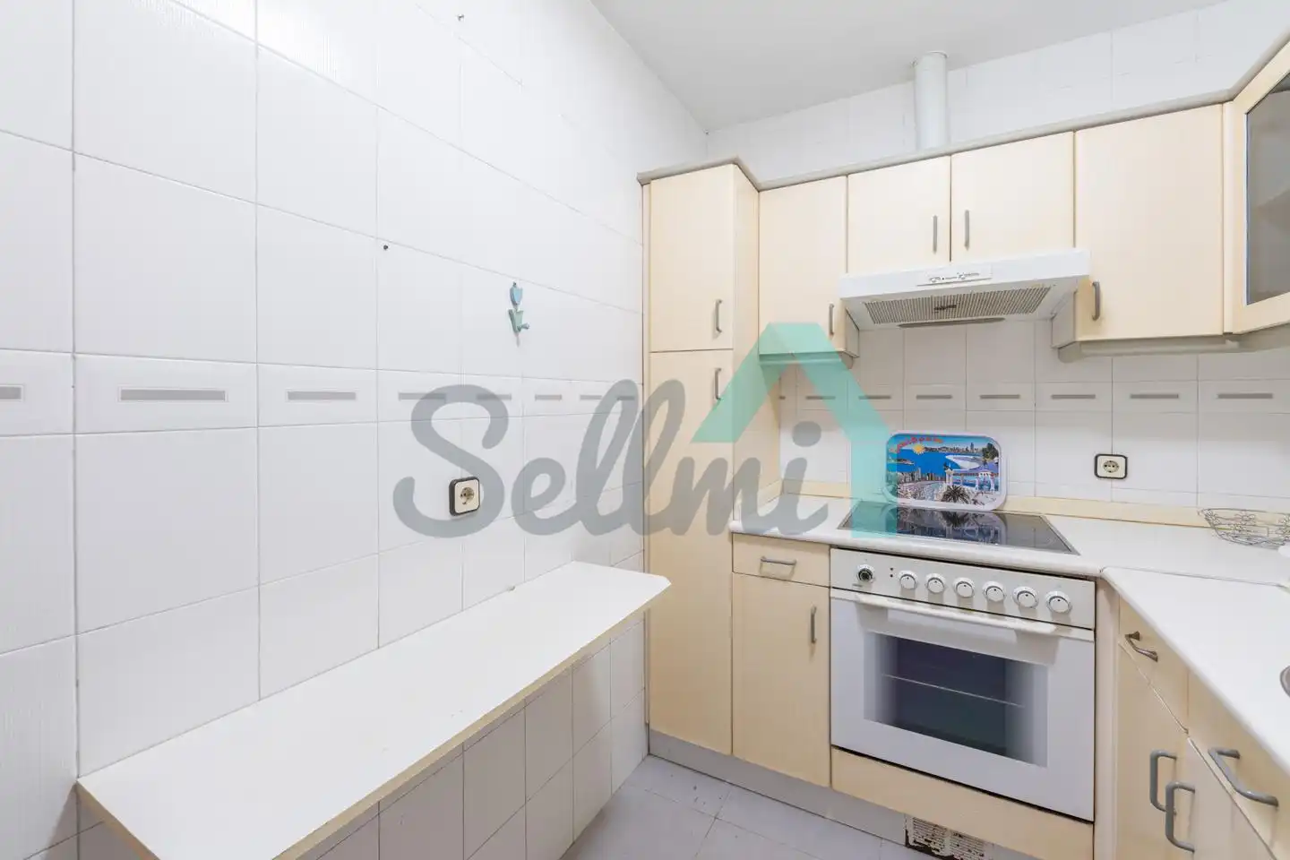 Planta baja de alquiler en Calle Arzobispo Guisasola, Santo Domingo - El Campillín