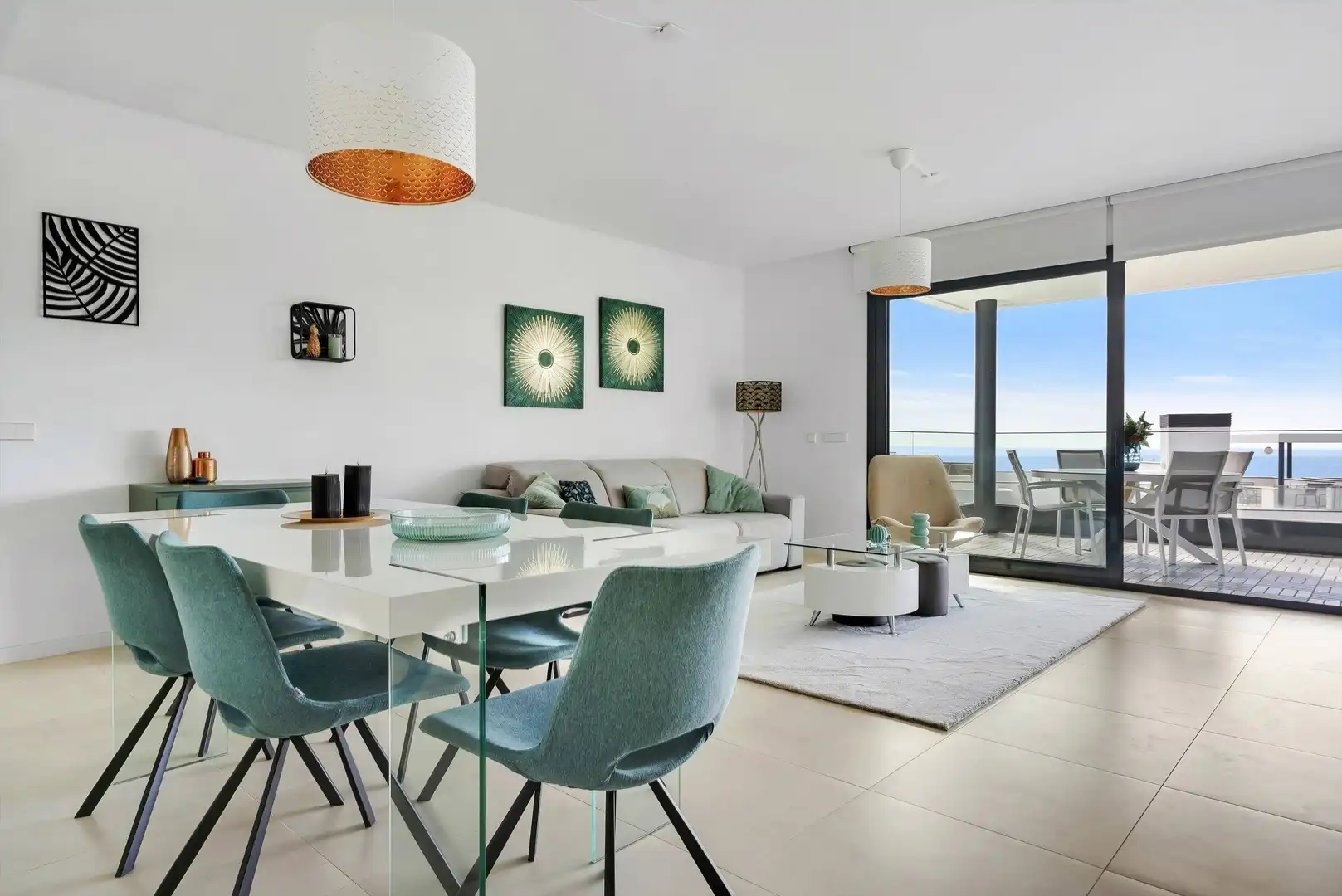 Sala d'estar de Apartament en venda en Fuengirola amb Aire condicionat, Jardí privat i Terrassa