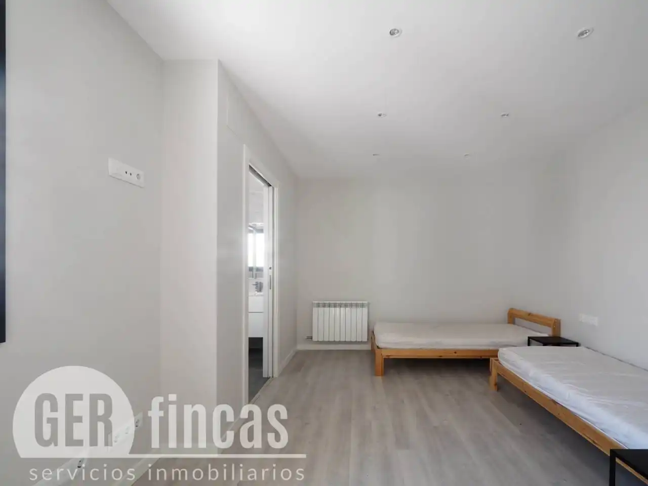 Flat for rent in Calle Josep Llimona, Poble Nou