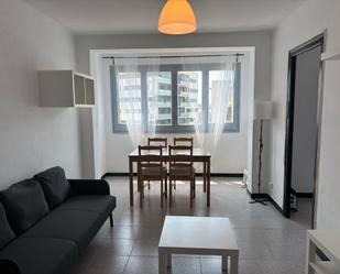 Sala d'estar de Pis de lloguer en Girona Capital amb Calefacció, Parquet i Moblat