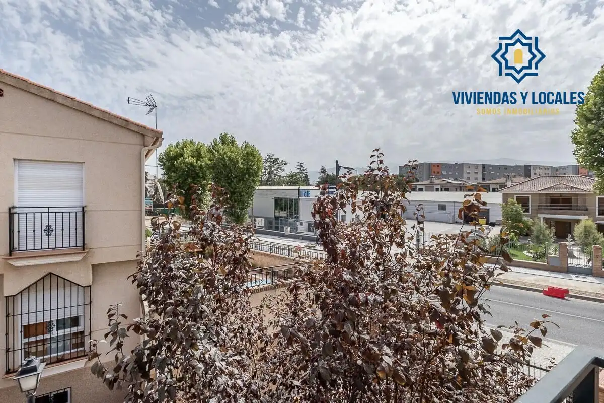 Casa aparellada amb terrassa en venda a Camino Camino Cementerio, imagen 24