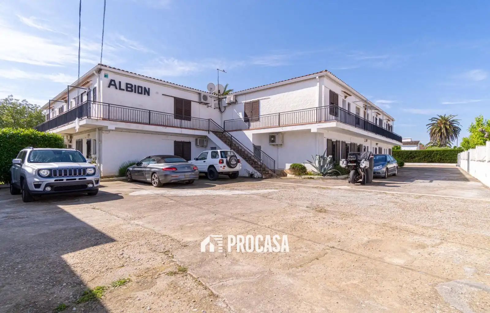 Außenansicht von Wohnung zum Verkauf in Empuriabrava mit Klimaanlage, Heizung und Terrasse