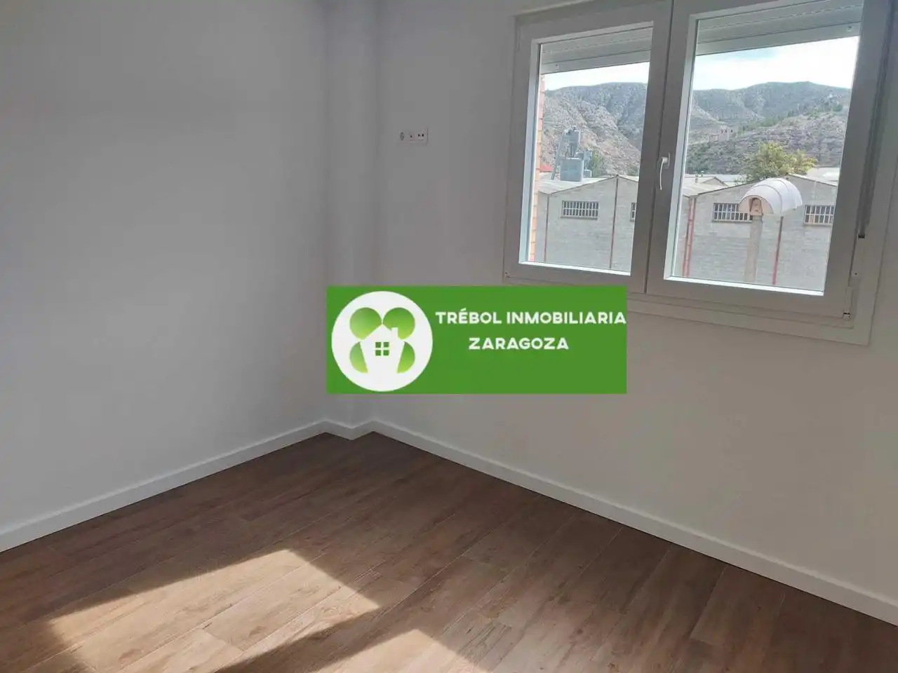 Habitación de Piso en venta en Cadrete con Aire acondicionado, Calefacción y Terraza