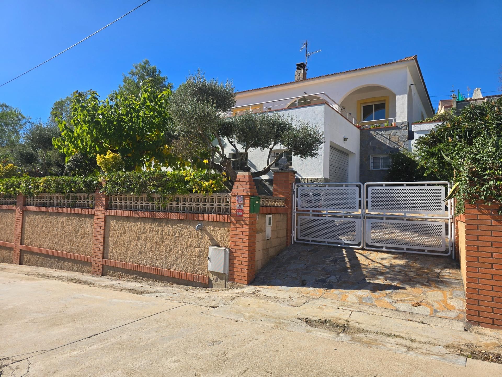 Vista exterior de Casa o xalet en venda en Olèrdola amb Calefacció, Jardí privat i Terrassa