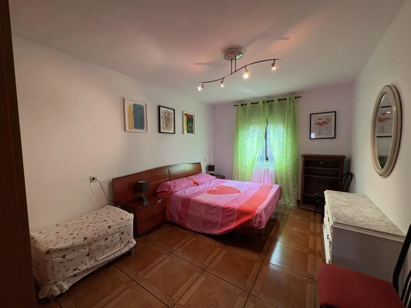 Habitación de Edificio en venta en Aller