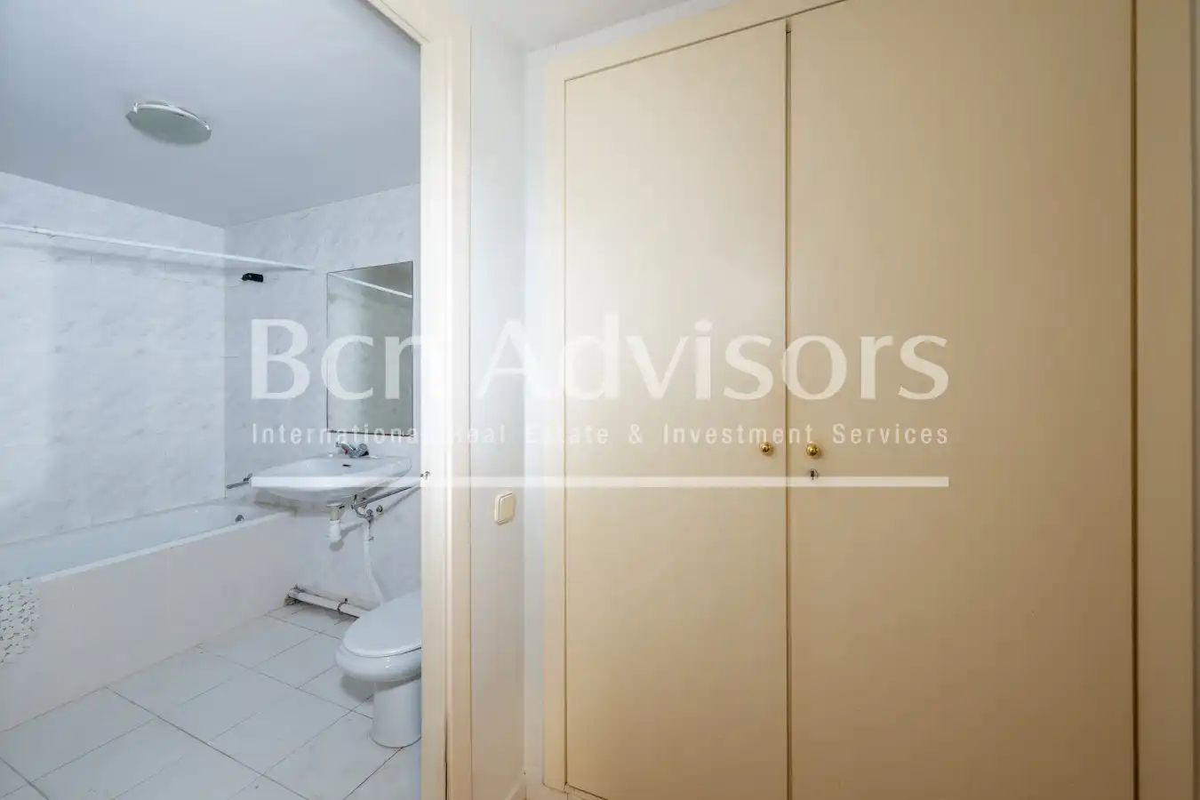 Baño de Casa adosada en venta en Sant Just Desvern con Aire acondicionado, Calefacción y Parquet