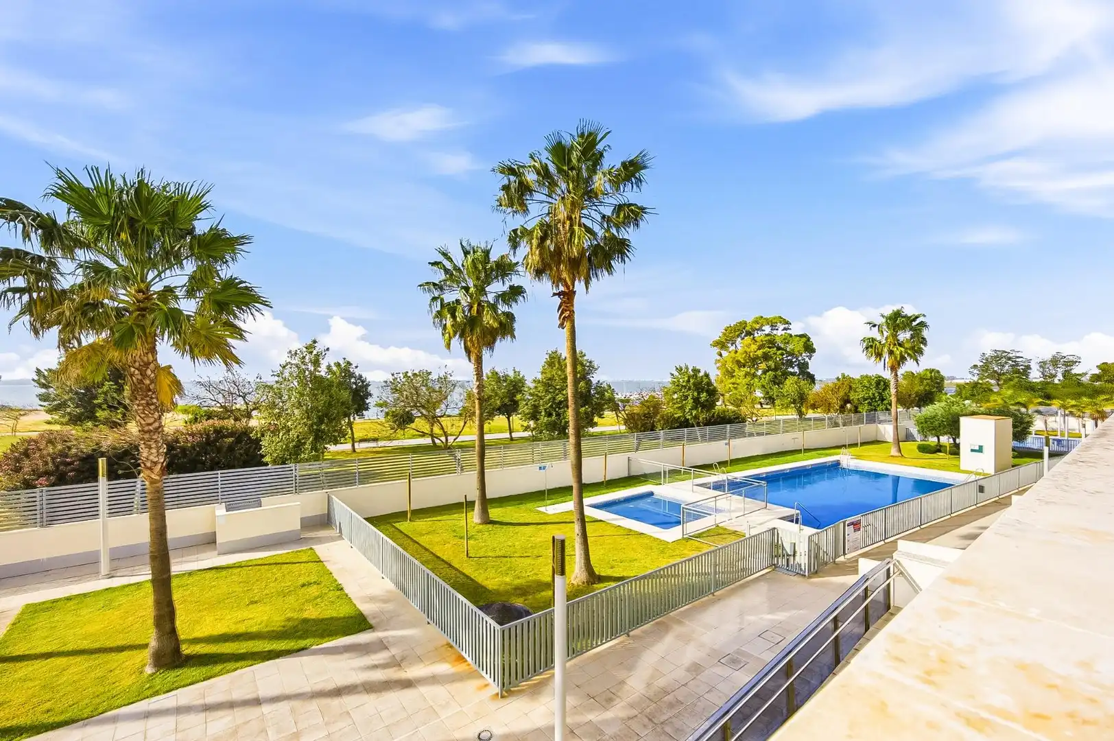 Piscina de Pis en venda en San Fernando amb Aire condicionat, Calefacció i Parquet