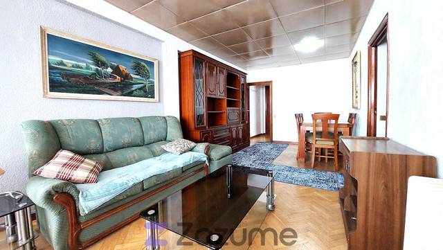 Piso en Alquiler en C. Urano en Valderas - Los Castillos