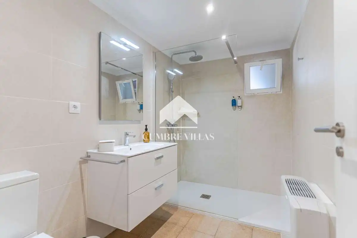 Bathroom of Houses for sale in Gójar  with Heating, Private garden and Terrace
