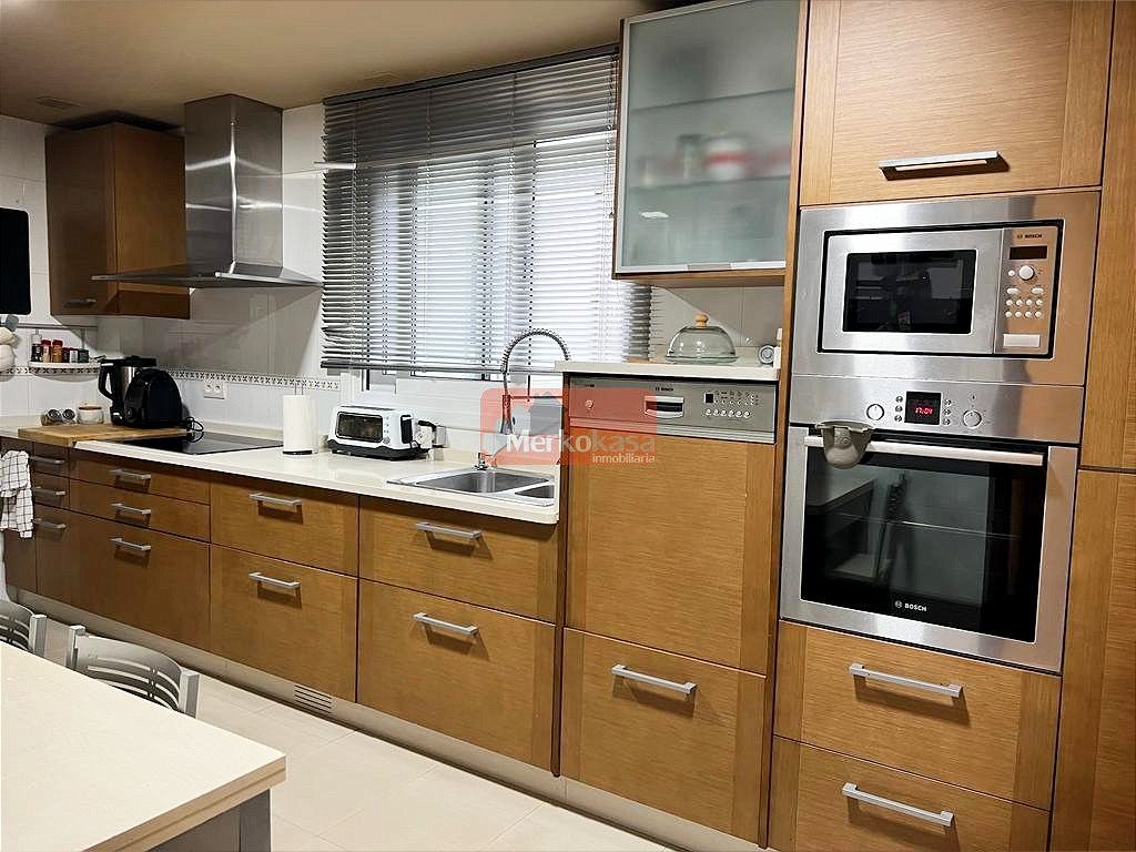 Cuina de Dúplex en venda en Lugo Capital amb Calefacció i Traster
