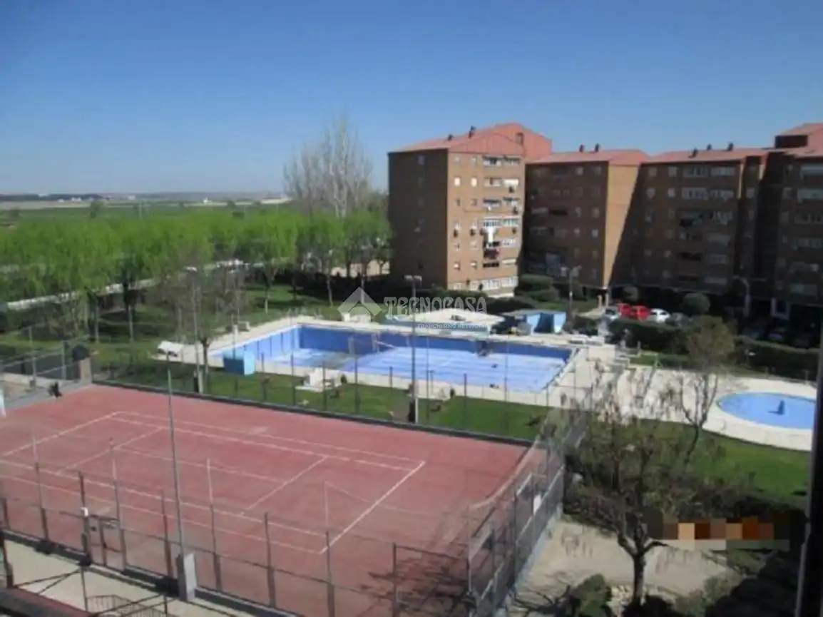 Piscina de Piso en venta en Torrejón de Ardoz con Aire acondicionado, Calefacción y Terraza