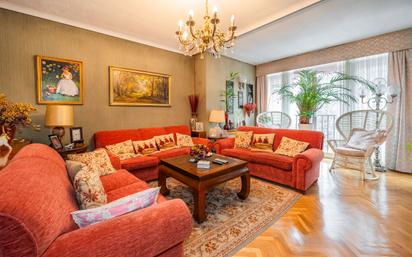 Living room of Flat for sale in  Madrid Capital