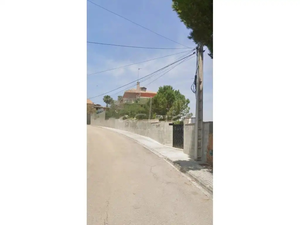 Terreny residencial en venda a Montserrat