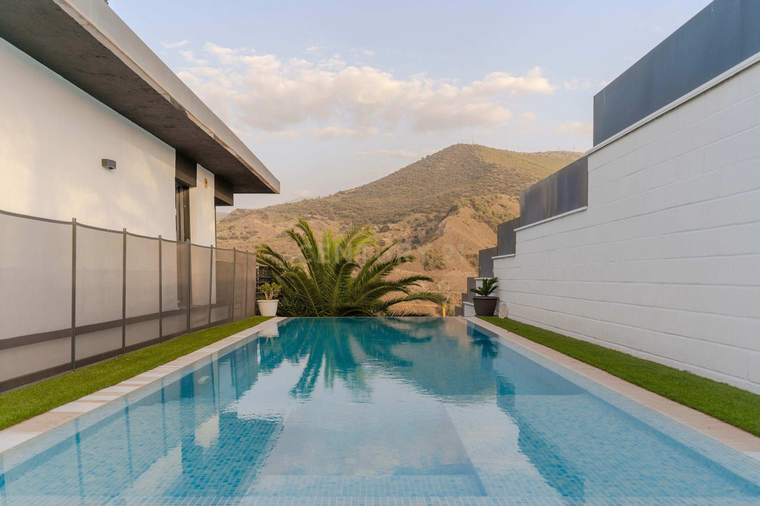 Piscina de Casa o xalet en venda en Pinos Genil