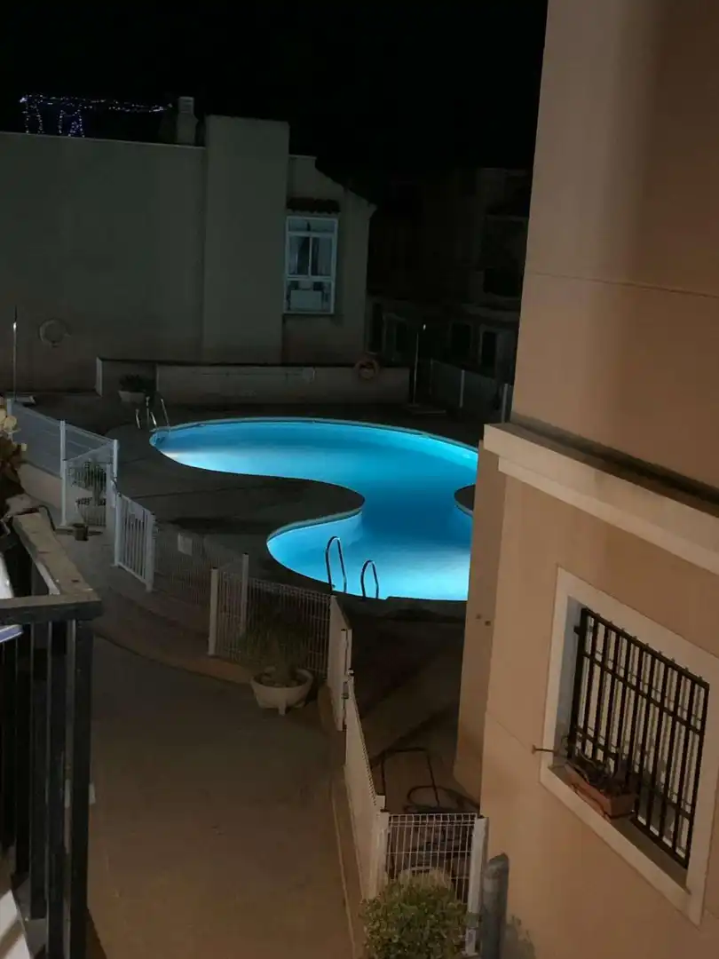 Schwimmbecken von Wohnungen zum Verkauf in Cuevas del Almanzora mit Klimaanlage, Heizung und Terrasse
