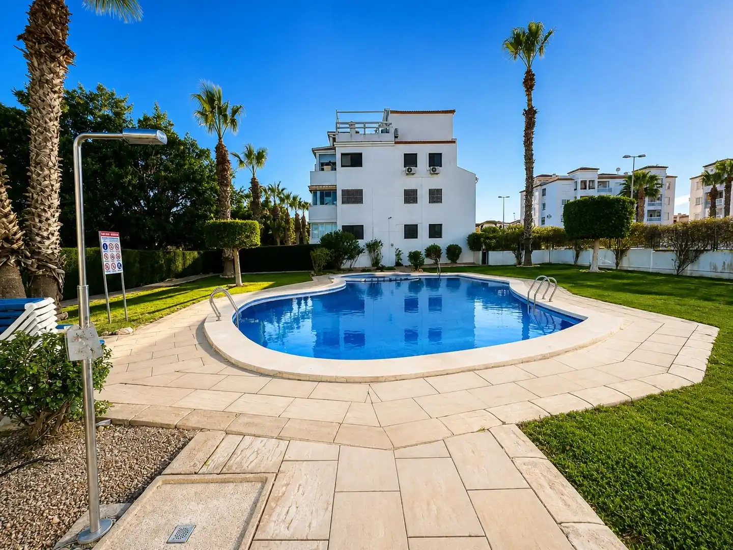 Apartamento con terraza en venta en Orihuela Costa