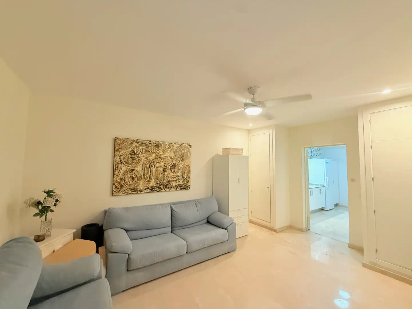 Sala d'estar de Casa adosada de lloguer en Marbella amb Terrassa, Piscina i Piscina comunitària