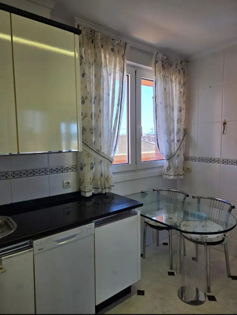 Cuina de Àtic en venda en Getxo  amb Calefacció, Terrassa i Traster