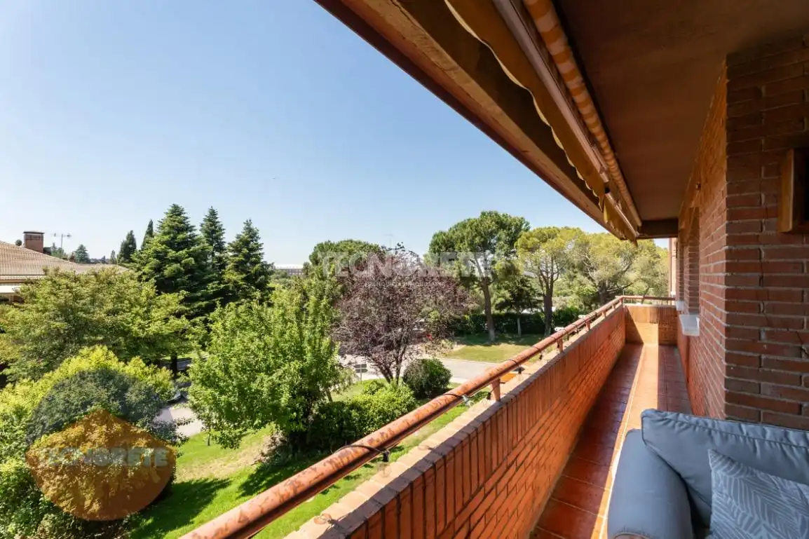 Terrassa de Pis de lloguer en Majadahonda amb Calefacció, Terrassa i Piscina comunitària