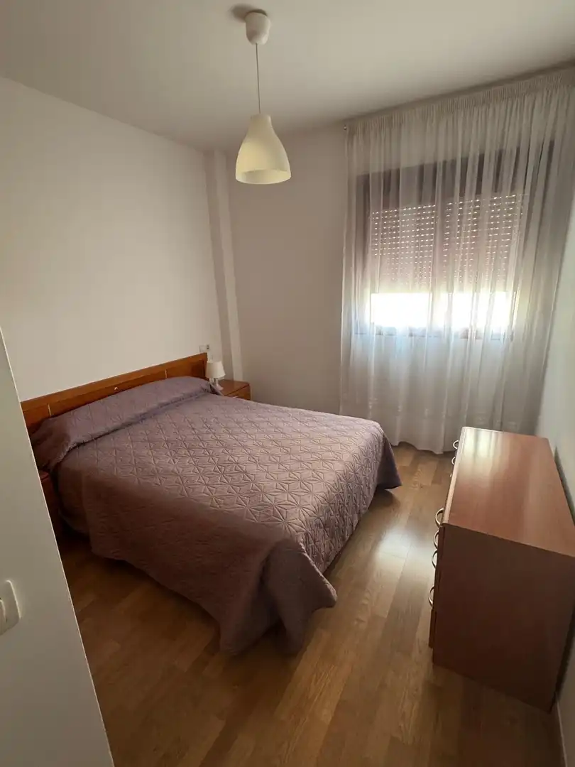 Habitación de Piso de alquiler en Málaga con Terraza, Amueblado y Piscina comunitaria