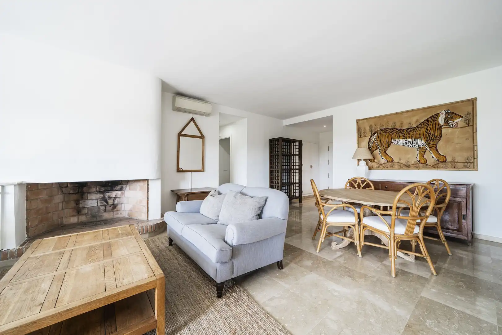 Sala d'estar de Apartament de lloguer en Marbella amb Aire condicionat, Terrassa i Moblat